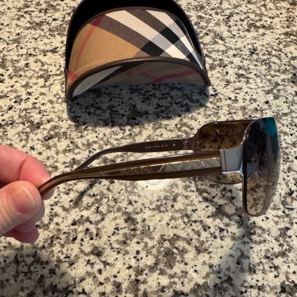 Burberry Brown Gradient Square Sunglasses EXCELLENT CONDITION - Picture 3 of 6